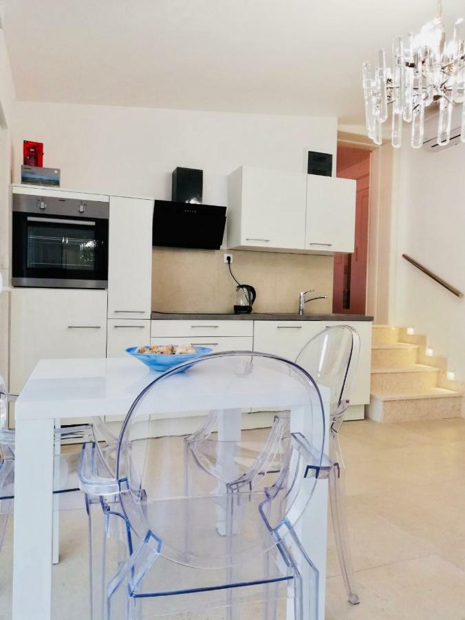 Apartments Villa Lux Dugi Rat Exterior photo